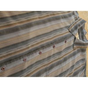 TOMMY BAHAMA Vintage fit men's 100% Silk shirt